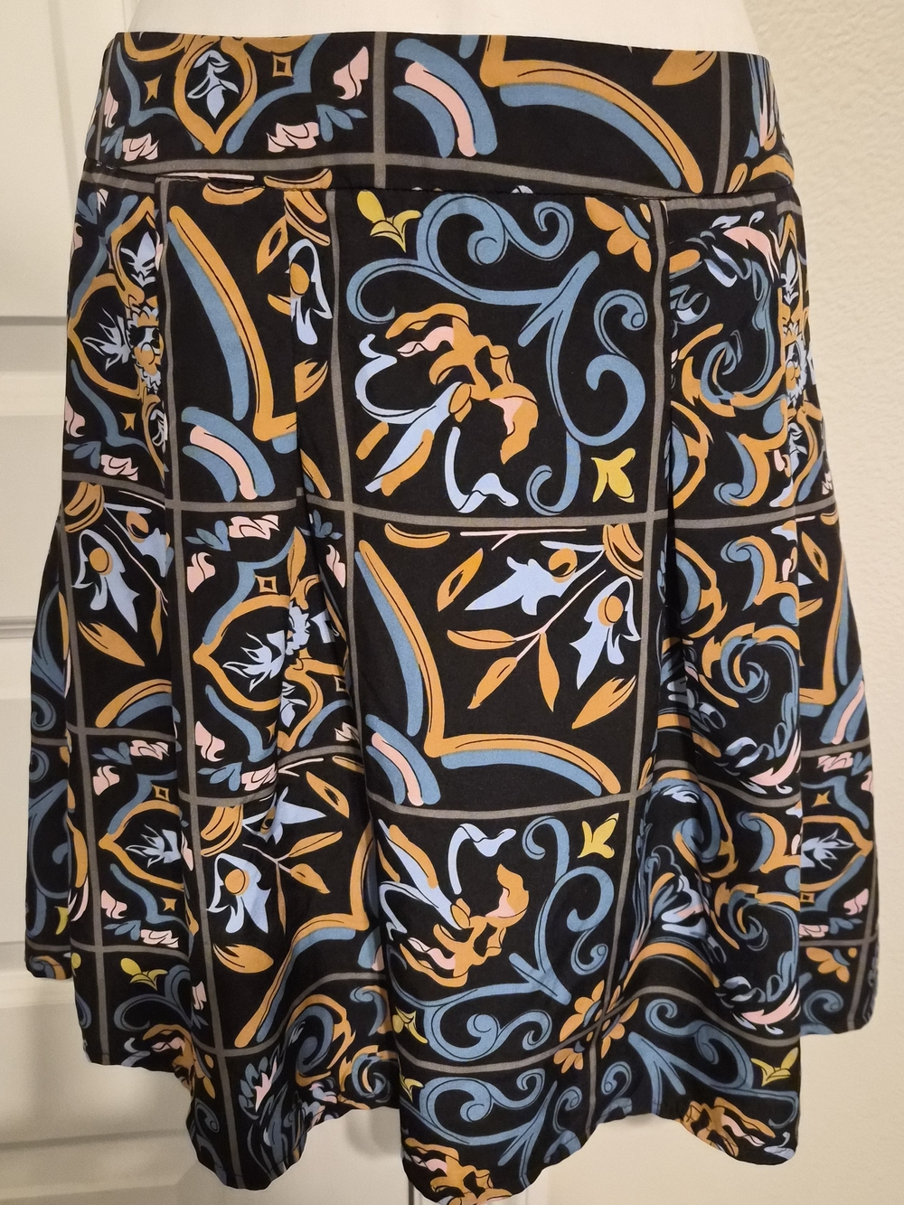 ayla Medium Printed Pleated Mini Skirt Black Yellow Blue Mosaic Tile Pattern